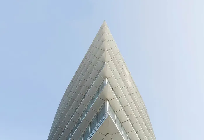 白色，建筑，白天，结构，天空，云，基础设施，窗户