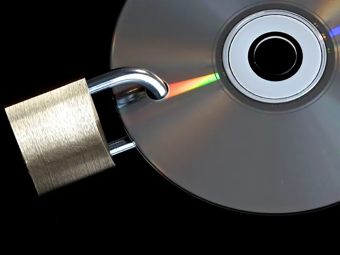 cd、挂锁插图、加密、隐私政策、数据安全、密码、访问数据、u形锁