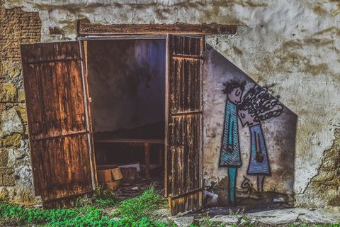 仓库，废弃，垃圾，涂鸦，腐烂，墙壁，破损，肮脏