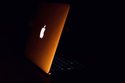 电脑，pc，电子产品，笔记本电脑，台灯，电脑硬件，硬件，键盘