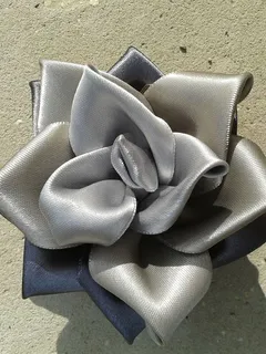 kanzashi、玫瑰色、灰色、银色、碧珠、发夹、胸针、高角度视图