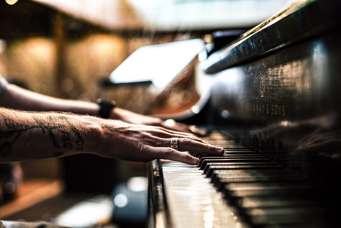 弹钢琴的人、纹身、钢琴、教堂、霍佩因戈德、伯利恒、戒指、音乐