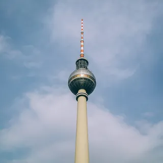 灰色和红色塔楼剪贴画