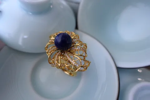 珠宝、蓝色、金色珠宝、钻石、戒指、特写、无人、静物