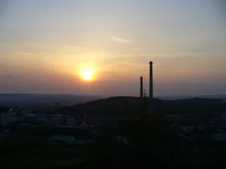 黎明，太阳，日落，天空，建筑，建筑结构，建筑外观，工业