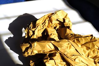 包装纸，皱折，阴影，特写，无人，自然，白天，纸