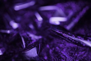 2018年度潘通颜色：紫外线