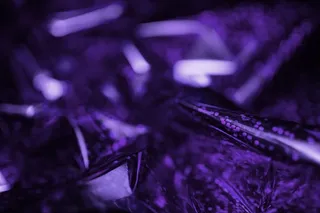 2018年度潘通颜色：紫外线