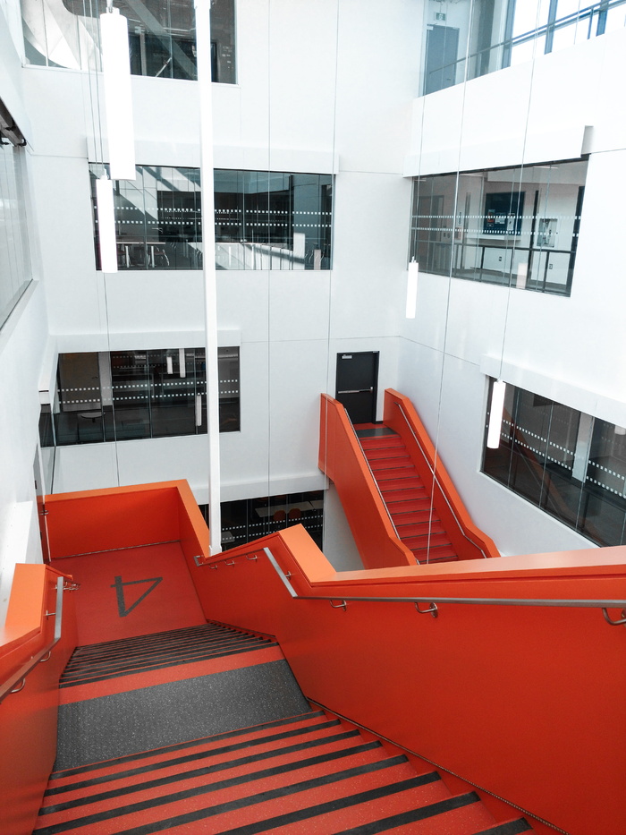 加拿大，米西索加，建筑，内部，墙，白墙，楼梯，清洁