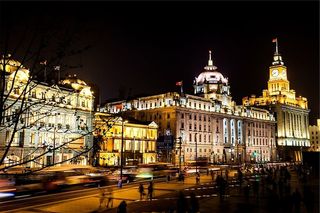 灰色混凝土建筑，塔，钟，灯，建筑，旁边，中国，建筑