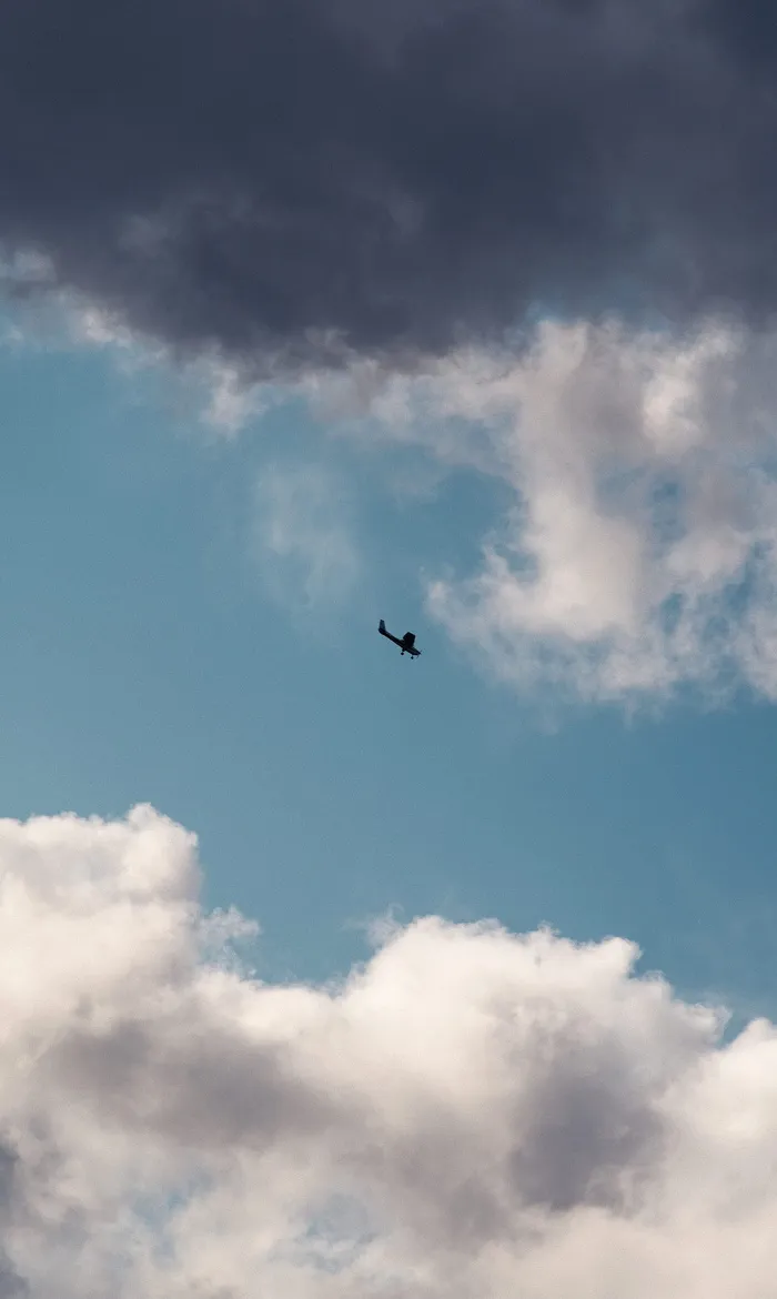 阿根廷，拉雷亚，布宜诺斯艾利斯，天空，多云，黑，蓝，白