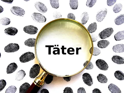 黄金放大镜、痕迹、指纹、犯罪现场、罪犯、警察、调查、追捕