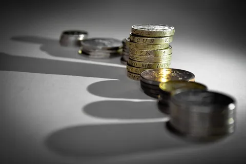 圆形硬币收藏、现金、硬币、英镑、货币、金融、货币、影子 圆形硬币收藏、现金、硬币、英镑、货币、金融、货币、影子