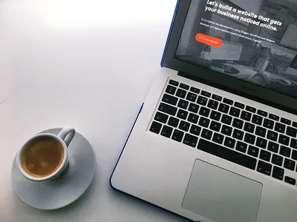 MacBook Pro、笔记本电脑、电脑、商务、科技、笔记本电脑、咖啡杯、博客