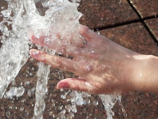 喷泉，水，水流，水面，一个人，菜鸟图库，人手，真人