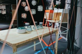 画廊里的各种艺术作品