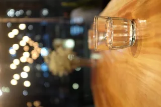 木材、玻璃、硬木、饮料、酒精、啤酒、饮料、酒吧