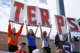 人，人，文字，文字，服装，服装，人群，配件