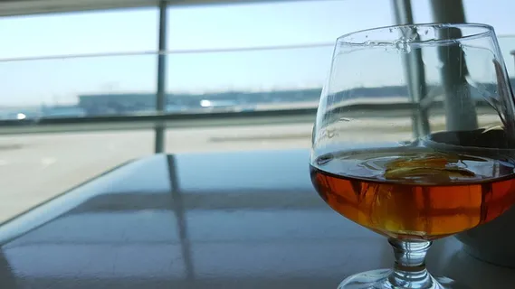 机场,酒廊,韩亚,威士忌,机场,酒廊,眼镜,酒杯,玻璃-材料 机场,酒廊,韩亚,威士忌,机场,酒廊,眼镜,酒杯,玻璃-材料