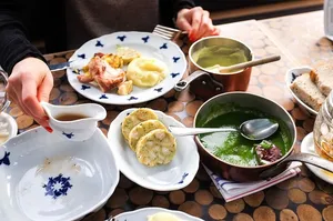 在捷克餐厅用餐