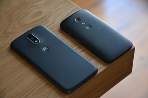 黑色摩托罗拉Android智能手机