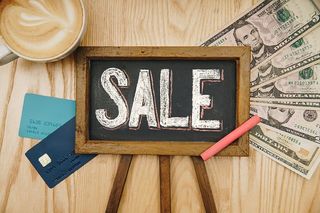 出售标志Flatlay照片