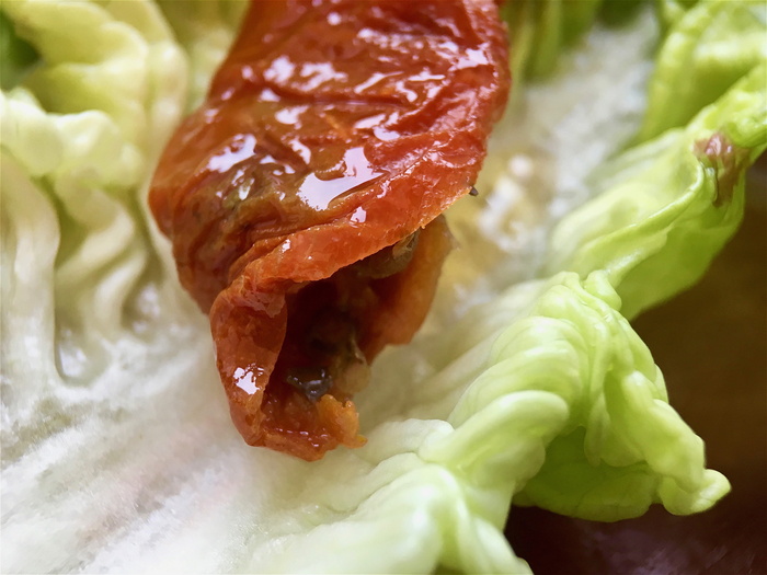 晒干番茄，番茄，橄榄油，生菜，红宝石生菜，沙拉，叶子，火腿