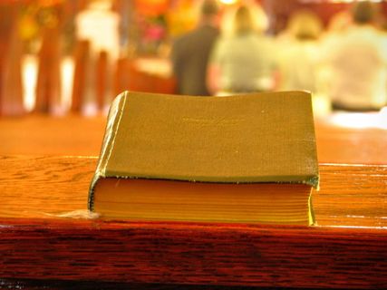 书、小册子、教堂、祈祷、奉献、弥撒、寺庙、祈祷场所 书、小册子、教堂、祈祷、奉献、弥撒、寺庙、祈祷场所