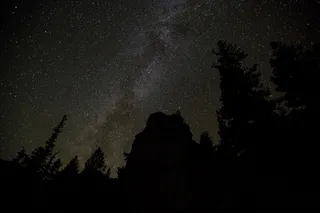 风景摄影，树木，天空，银河，星星，夜晚，风景，胡同
