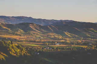 景观摄影，山地，白天，高地，云，天空，顶峰，山脊