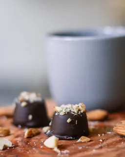 两块巧克力片 两块巧克力片