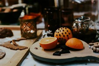 圣诞蛋糕和橘子