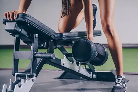 健身房举重照片 健身房举重照片