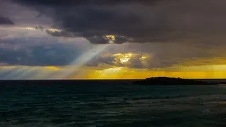 身体，水，多云，天空，日出，云，灰色，黑暗