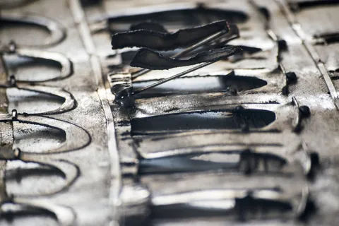 灰夹零件的选择性聚焦摄影 灰夹零件的选择性聚焦摄影