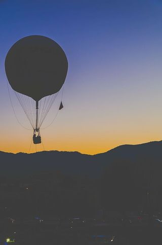 热空气，气球，山顶，高山，热空气，蓝色，天空