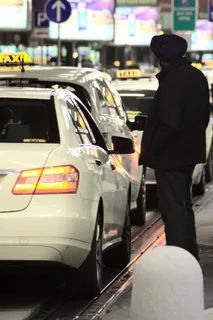 出租车,前院,休息,等待,出租车司机,出租车,交通,汽车 出租车,前院,休息,等待,出租车司机,出租车,交通,汽车
