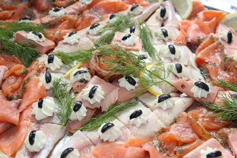 鱼盘，冷开胃菜，冷自助餐，开胃菜，自助餐，食品和饮料，食品，新鲜度