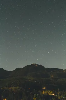 星星下的山,山脉,星夜,树木,星星,天空,轮廓,天文学 星星下的山,山脉,星夜,树木,星星,天空,轮廓,天文学