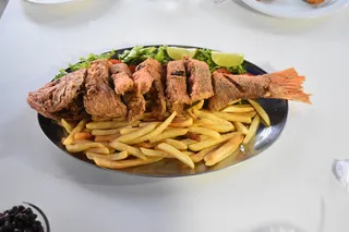 油炸、鱼、法式、薯条、上菜、灰色、盘子、鱼和薯条