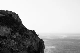 海滩、黑白、灌木丛、悬崖、岛屿、景观、山脉、海洋