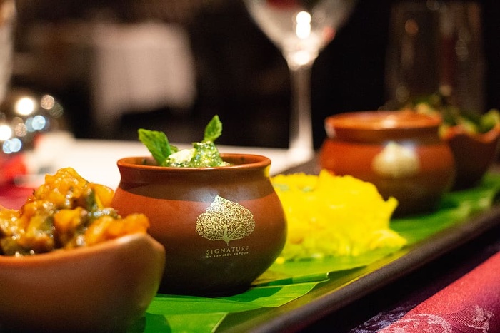 几碗食物的选择性聚焦摄影