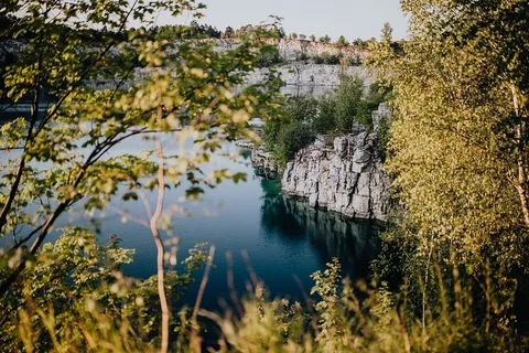 Zakrzówek水库,这座古老的石灰岩采石场被洪水淹没 Zakrzówek水库,这座古老的石灰岩采石场被洪水淹没
