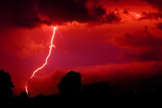 雷击、闪光、红色、能量、电流、自然、天空、夜晚