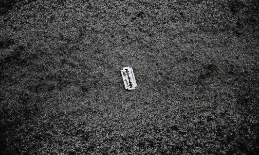 印度,雅鲁藏布江,刮胡子,海滩,沙子,钢铁,锋利,危险 印度,雅鲁藏布江,刮胡子,海滩,沙子,钢铁,锋利,危险