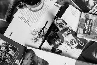 纸、桌子、高角度视图、静物画、出版物、无人、特写、笔