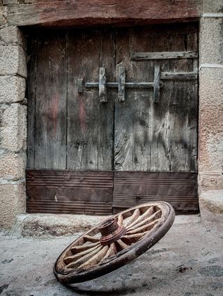 车轮，whee，l门，街道，老化，木质材料，封闭，无人