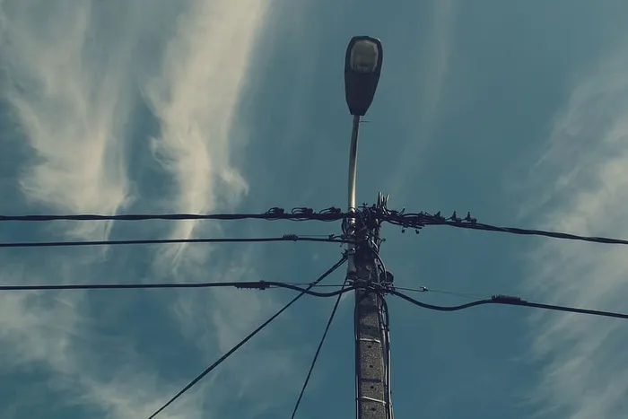 光、天空、技术、低角度视图、电缆、云层-天空、连接、电力