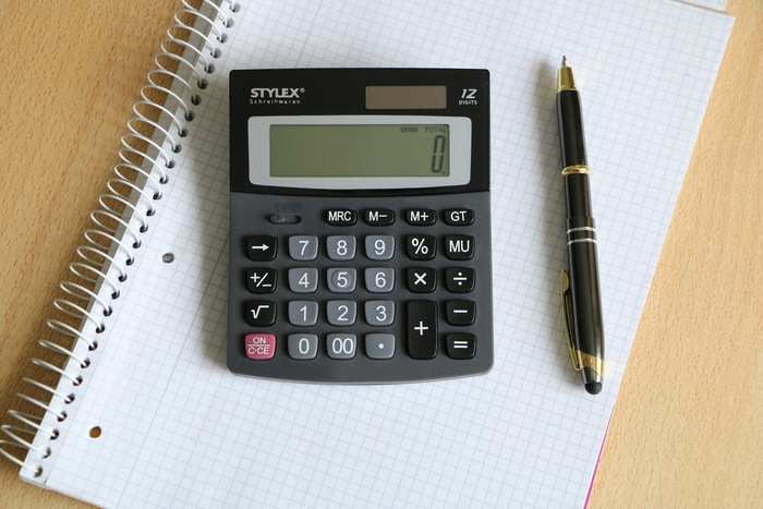 黑色，stylex calculator，旁边，twist pen，calculator，pen，block，business