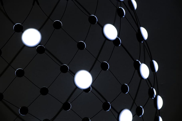 黑白，黑色背景，圆圈